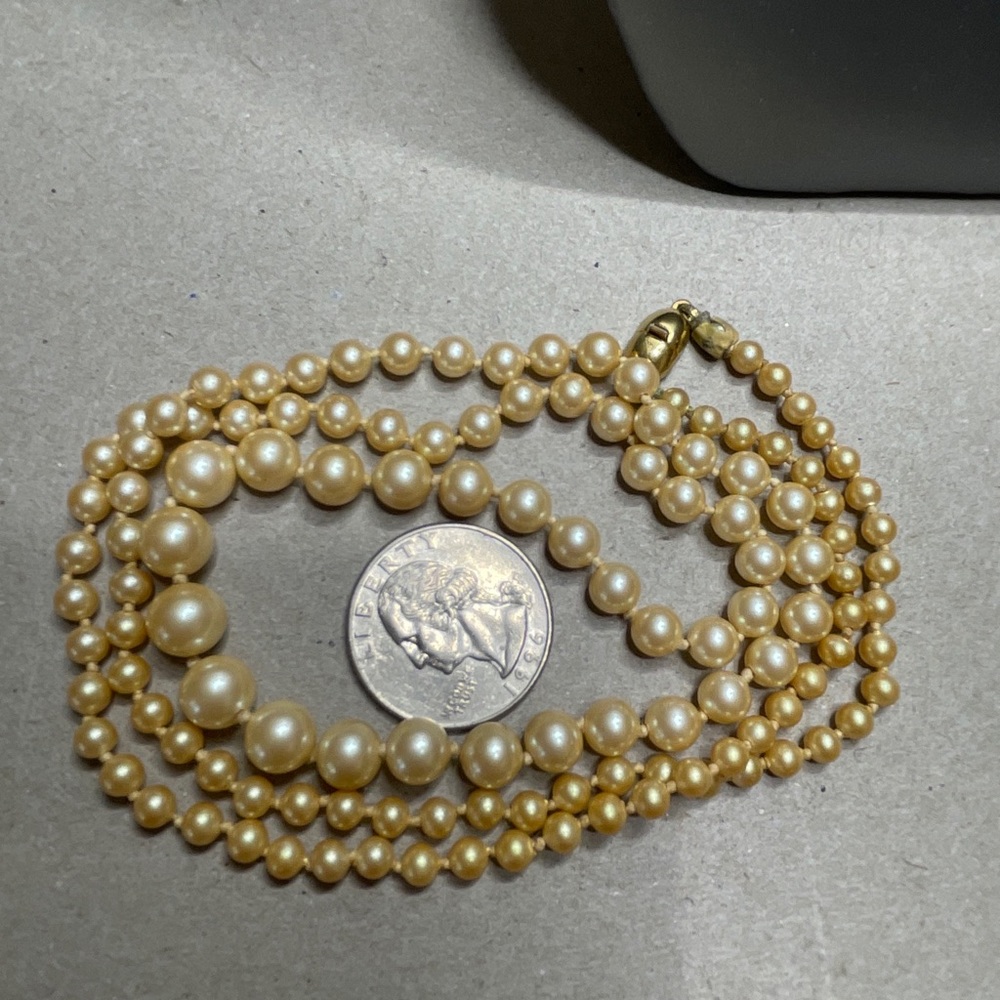Monet Vintage Graduating Faux Mocha Pearls 28” Long Gold Tone Clasp Og Tag - Picture 6 of 6